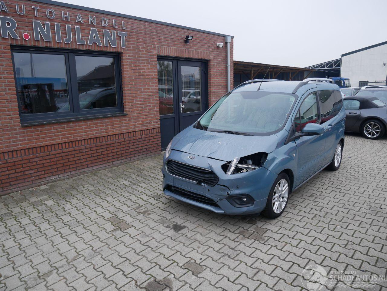 Ford Tourneo Courier TITANIUM