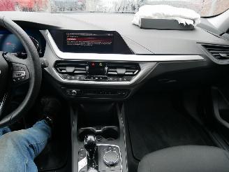 BMW 1-serie 116i ADVANTAGE LED VIRTUAL COCKPIT picture 13