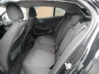 BMW 1-serie 116i ADVANTAGE LED VIRTUAL COCKPIT picture 14