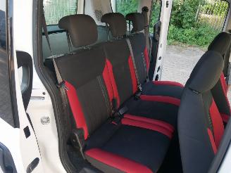 Fiat Doblo 5 PERSOONS MOTORSCHADE picture 7