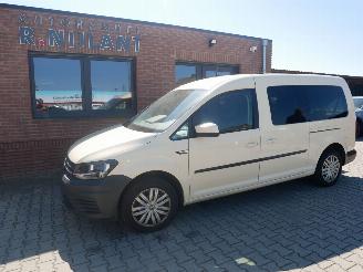 Unfallwagen Volkswagen Caddy maxi ROLSTOEL TRANSPORTKOPPLING RATELT BIJ WEGRIJDEN. 2019/4