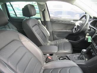 Volkswagen Tiguan 1.5TSI 150pk DSG-Aut. R-LINE Climatronic Leer Navi Panorama-D Camera ..... picture 15