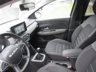 Dacia Jogger Eco-G  LPG+Benzine  Airco Navi Camera Keyles-Go CruiseControl.... picture 13
