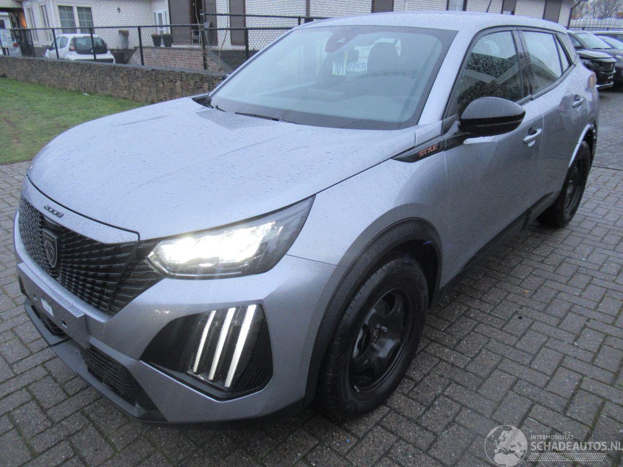 Peugeot 2008 1.2 PureTech Style 6.835km!! Climat Parktronic Tempomat Navi-VoorBereid Android/Apple Carplay