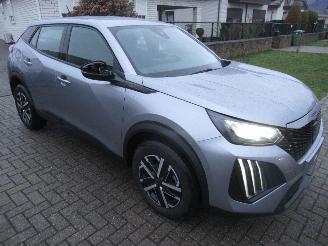 Peugeot 2008 1.2 PureTech Style 6.835km!! Climat Parktronic Tempomat Navi-VoorBereid Android/Apple Carplay picture 4