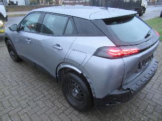 Peugeot 2008 1.2 PureTech Style 6.835km!! Climat Parktronic Tempomat Navi-VoorBereid Android/Apple Carplay picture 10