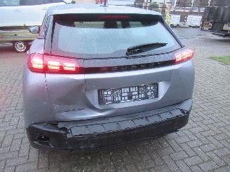 Peugeot 2008 1.2 PureTech Style 6.835km!! Climat Parktronic Tempomat Navi-VoorBereid Android/Apple Carplay picture 8