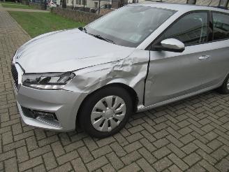 Skoda Fabia 1.0B Ambition 33.800km!!  Start&Stop Climatronic StoelVerwarming Keyless-Go  CruiseControl  Parktronic.... picture 6