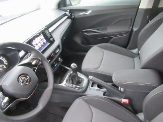 Skoda Fabia 1.0B Ambition 33.800km!!  Start&Stop Climatronic StoelVerwarming Keyless-Go  CruiseControl  Parktronic.... picture 15