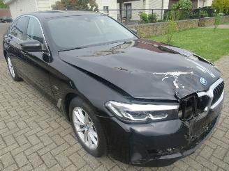 BMW 5-serie 520E Lim. Aut. PluginHybrid  62.241km!! VirtualCockpit Climatronic Leer Navi Camera StoelVerwarming..... picture 6