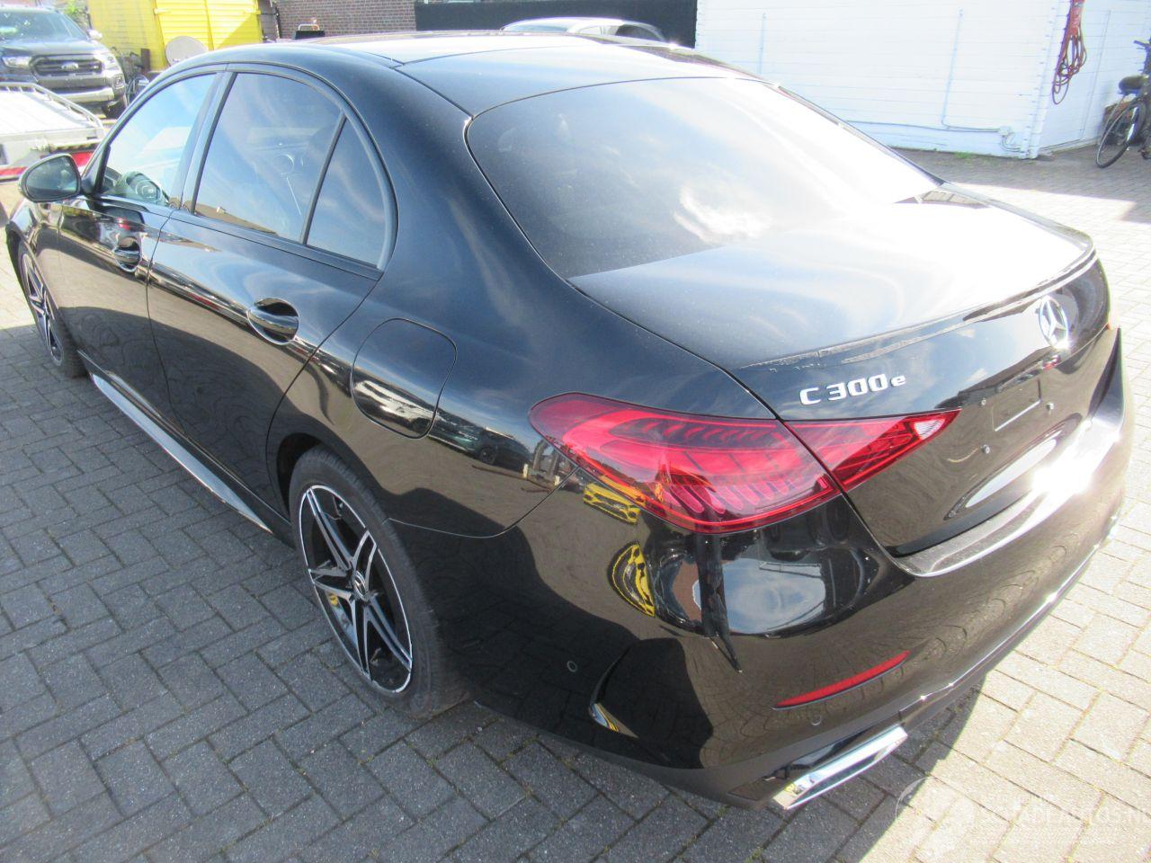 Mercedes C-klasse C 300e Aut.PluginHybrid  AMG-LINE NightPack Leer Navi Cam LuchtVering StoelVerwarming