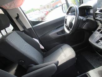 Toyota ProAce Proace City 1.5D 130pk AUT. Lang 7-Zits Climatronic Navi Camera Stoel/StuurVerwarming Keyless-Go picture 30