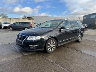 Vaurioauto  passenger cars Volkswagen Passat 1.4 TSI Variant 2010/5