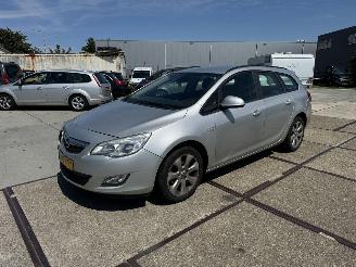 krockskadad bil auto Opel Astra 1.4 Cosmo Sportstourer 2012/6