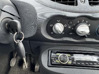 Renault Twingo 1.2 16v Authentique picture 9