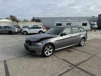 krockskadad bil auto BMW 3-serie 316i Touring Business Line 2010/5