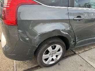 Peugeot 5008 1.6 THP Family 7p picture 21