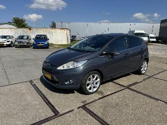 damaged passenger cars Ford Fiesta 1.6 TDCI Titanium 2011/2