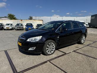 skadebil auto Opel Astra 1.4 T Sportstourer 2011/4