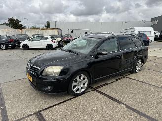 Vaurioauto  passenger cars Toyota Avensis 2.0 VVTi WAGON 2006/9