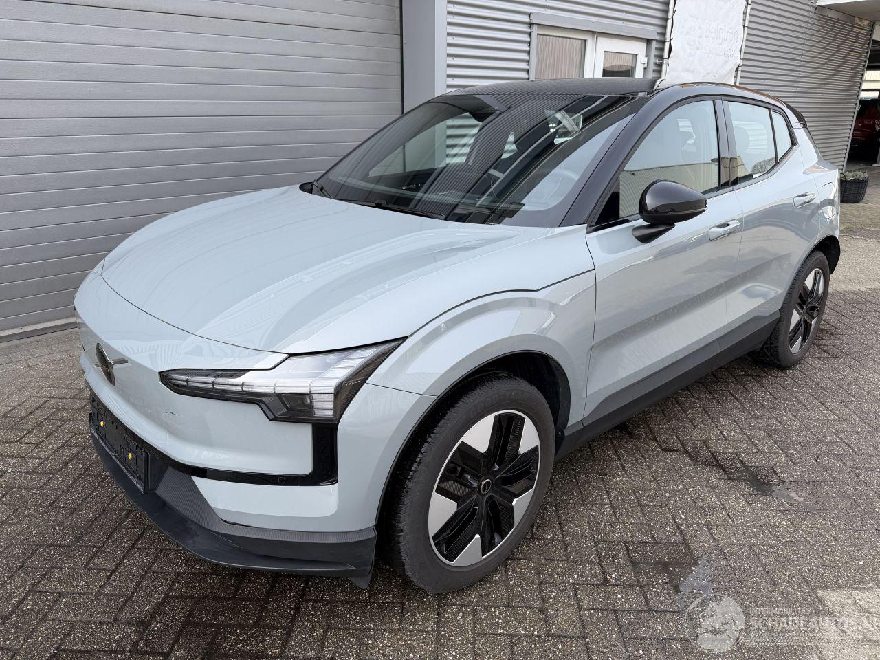 Volvo EX30 EX30 Single Motor Plus start en rijd