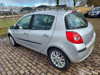 Renault Clio 1.2   deurs picture 4