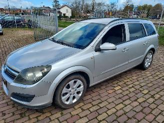 Schadeauto Opel Astra 1.6 + Apk 2007/2