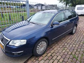 Vaurioauto  passenger cars Volkswagen  2.0 TDI Bleu Motion 2009/8