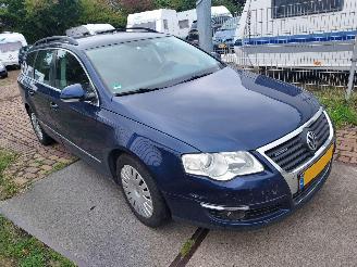 Vaurioauto  passenger cars Volkswagen Passat 2.0 TDI 2009/8