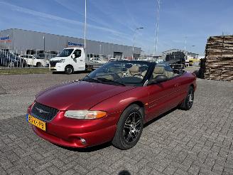krockskadad bil auto Chrysler Stratus 2.5i V6 Convertible 2000/7