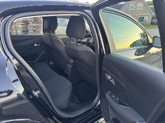 Peugeot e-208 EV Active Pack 50kWh  Clima - Navi picture 16