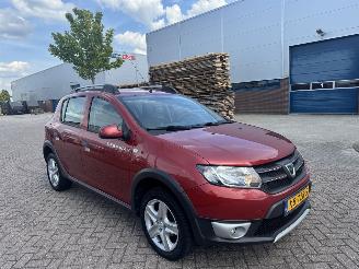 krockskadad bil auto Dacia Sandero 0.9 TCe Stepway 2016/7
