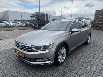 krockskadad bil auto Volkswagen Passat 1.4 TSI Highline 2014/12