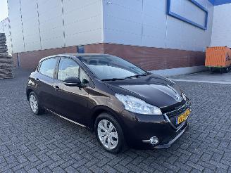 škoda osobní automobily Peugeot 208 1.2 VTi 60Kw AIRCO 2013/3