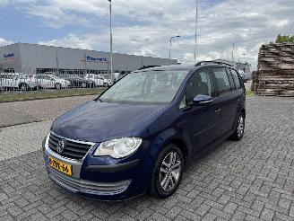 krockskadad bil auto Volkswagen Touran 1.9 TDI 77Kw Airco - Navi - 7-Persoons 2010/7