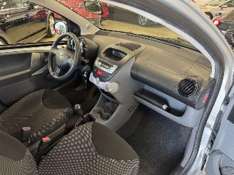 Toyota Aygo 1.0 12V Airco picture 18