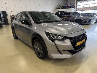 Schadeauto Peugeot 208 EV 50kWh Clima Navi 2023/2