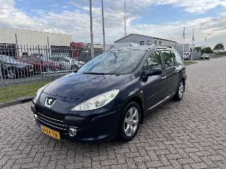 krockskadad bil auto Peugeot 308 SW 1.6 HDi 80Kw AIRCO 2007/11