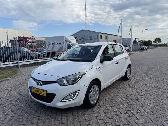 krockskadad bil auto Hyundai I-20 1.2 i  63kw Airco 2012/6
