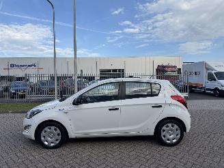 Hyundai I-20 1.2 i  63kw Airco picture 2