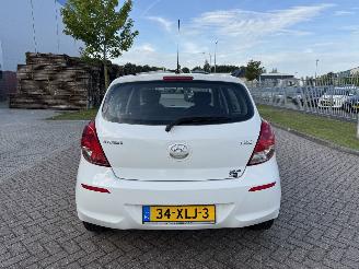 Hyundai I-20 1.2 i  63kw Airco picture 7