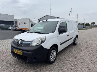krockskadad bil bedrijf Renault Kangoo Z.E. Maxi  ex. Accu 2015/8