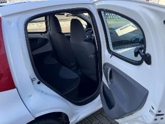 Peugeot 107 1.0 12V XR AIRCO picture 12