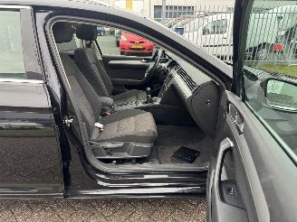 Volkswagen Passat 1.6 TDI Clima - Navi picture 23