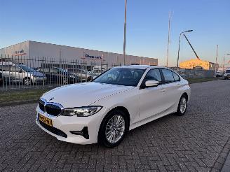 Unfallwagen BMW 3-serie 318 D 110Kw Clima - Navi 2020/3