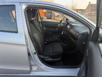 Mitsubishi Space-star 1.2 Cool+ 52Kw picture 18