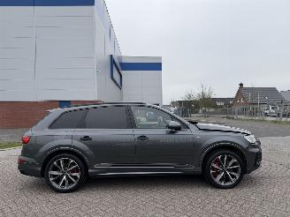Damaged car Audi Q7 55 TFSI e Quattro 2021/5