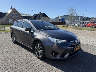 Voiture accidenté Toyota Avensis 1.8 VVT-i   AUTOMAAT 2016/12