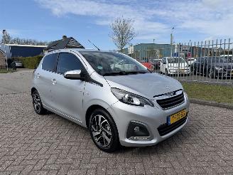 krockskadad bil auto Peugeot 108 1.0  53kw Allure  AIRCO 2019/8