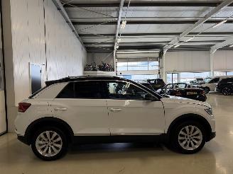 Volkswagen T-Roc 1.5 TSI  AUTOMAAT picture 2